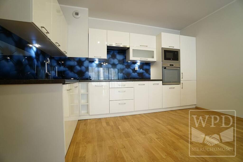 Big Apartment - Old Town - 3 Rooms - Private Parking Βρότσλαβ Εξωτερικό φωτογραφία